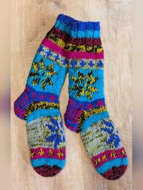 Darn Good Yarn Hand-Knit Multicolor Snowflake Wool Reading Socks Made In Nepal